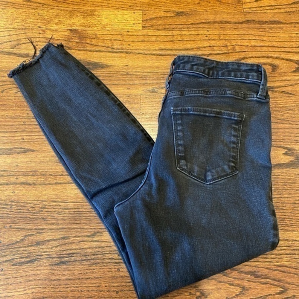 Universal Thread mid rise skinny
